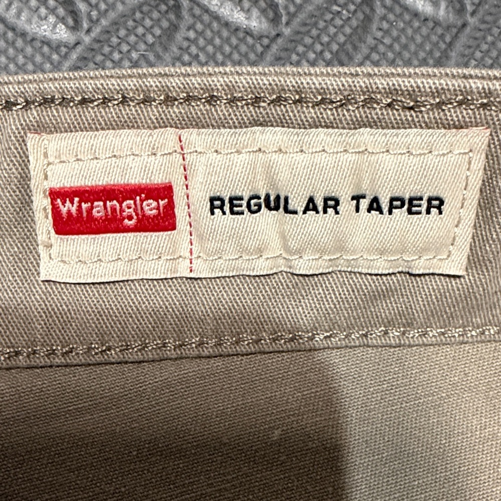 Wrangler Men's Tan Cargo Pants - Picture 2 of 3